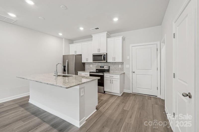104 Ciara Pl #B, Mooresville, NC 28115