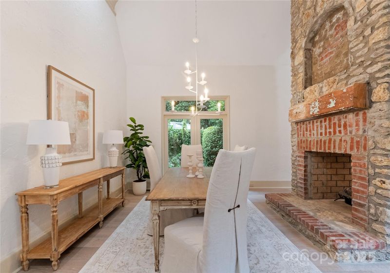 2415 La Maison Dr, Charlotte, NC 28226