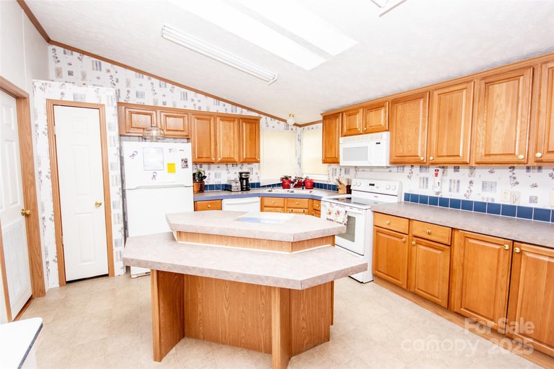 159 Shaw Rd, Harmony, NC 28634
