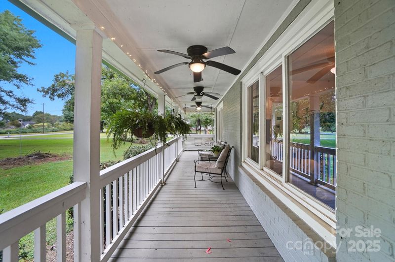 101 Cottonwood Dr, Mount Holly, NC 28120