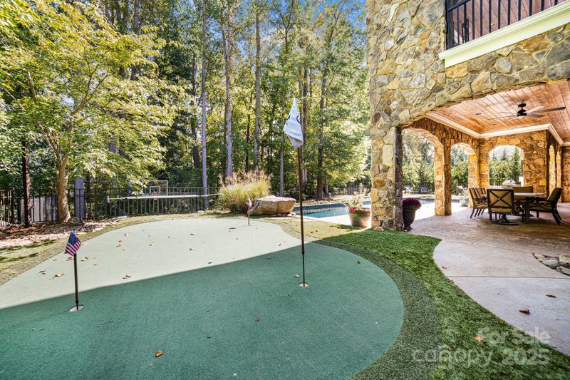 920 Hudson Pl, Davidson, NC 28036