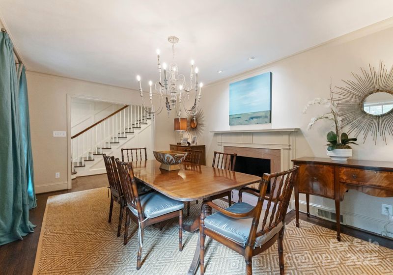 2727 Wintergreen Dr, Charlotte, NC 28211