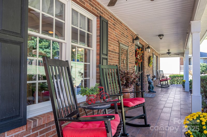 8369 Slate St, Terrell, NC 28682