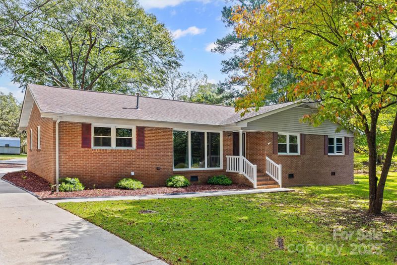 1631 Oakdale Dr, Lancaster, SC 29720