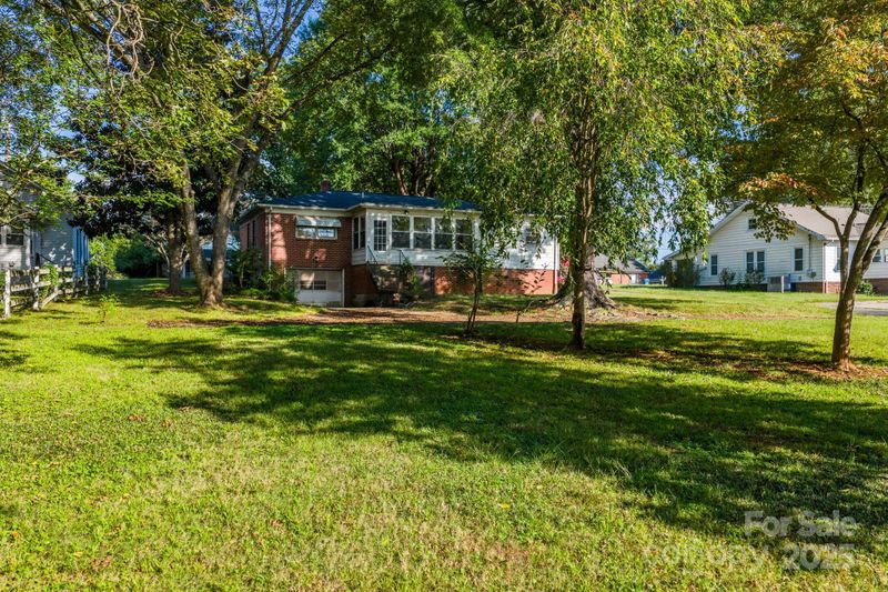 508 N 1st Ave, Maiden, NC 28650