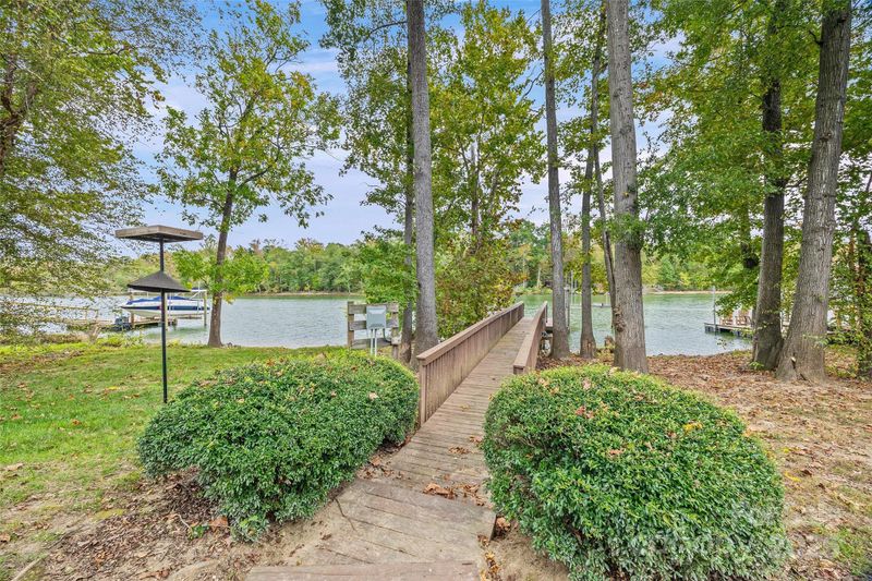 104 Lighthouse Rd, Mount Holly, NC 28120