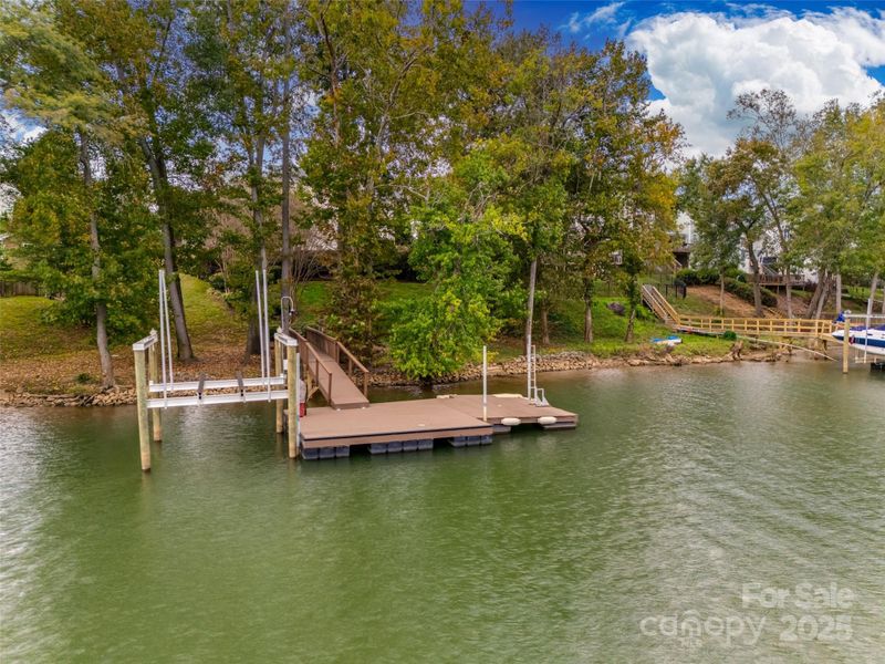 104 Lighthouse Rd, Mount Holly, NC 28120