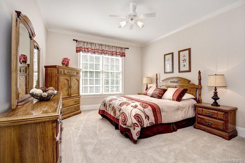 7118 Stonehaven Dr, Marvin, NC 28173