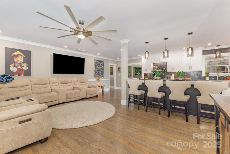 4121 Sheridan Dr, Charlotte, NC 28205