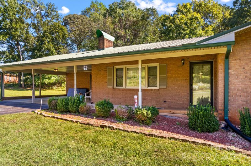 2607 Moss Rd, Statesville, NC 28677
