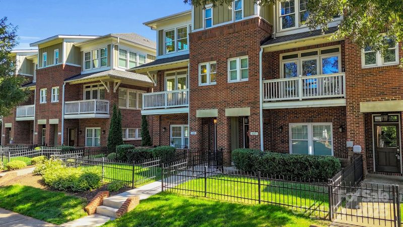 125 Grandin Rd, Charlotte, NC 28208