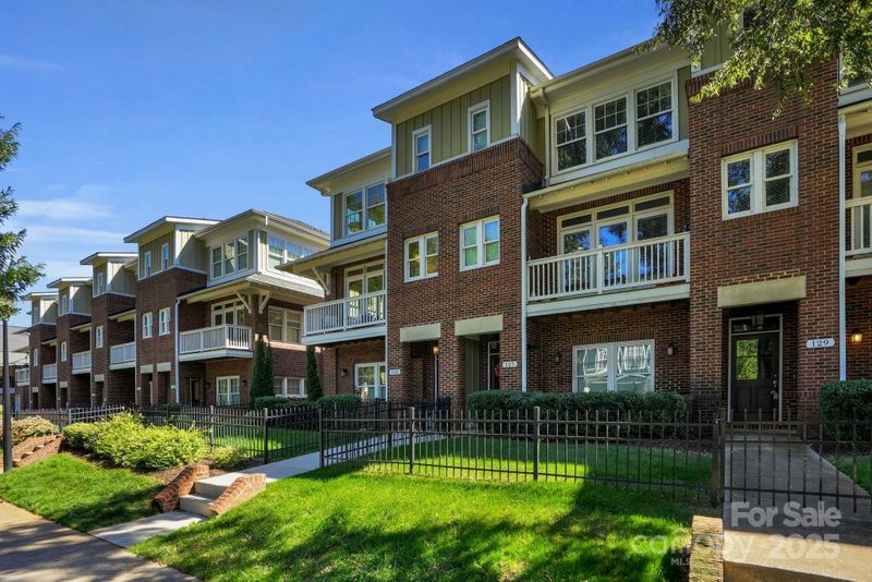 125 Grandin Rd, Charlotte, NC 28208