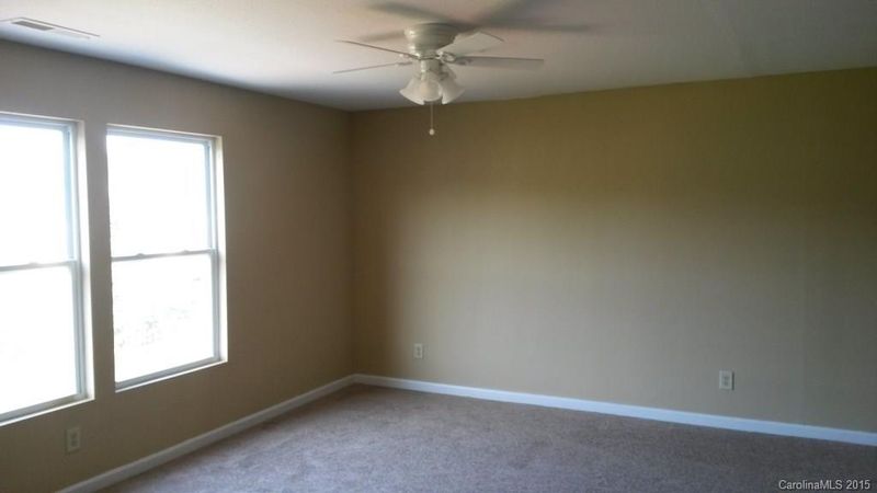 6320 Salamander Run Ln, Charlotte, NC 28215