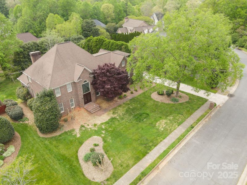 345 41st Avenue Pl NW, Hickory, NC 28601