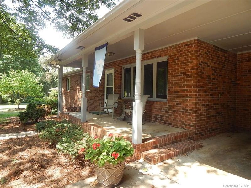 2705 E Broad St, Statesville, NC 28625