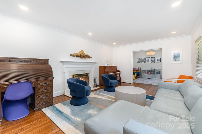 3801 Barclay Downs Dr, Charlotte, NC 28209