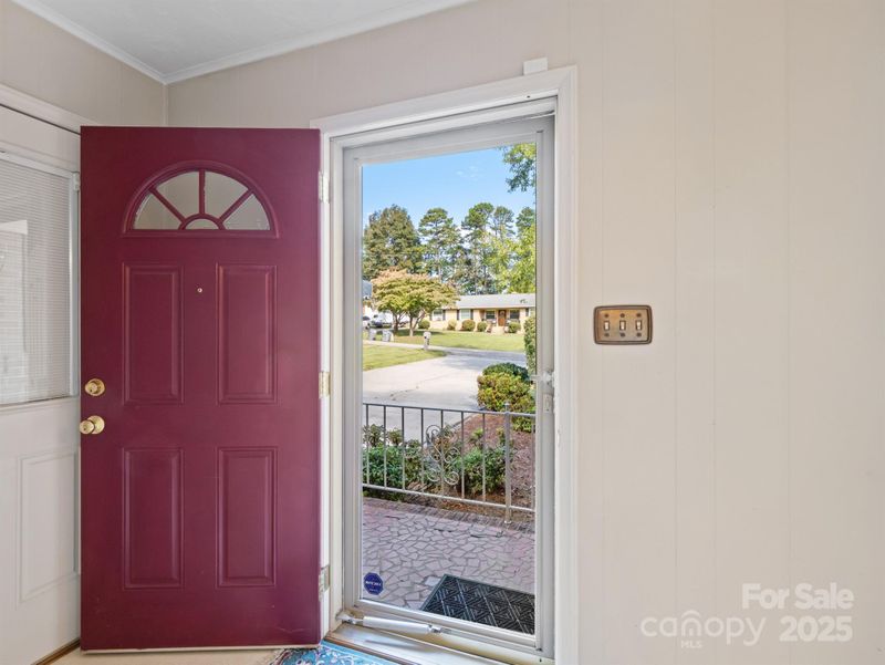 135 Greenview Dr, Kannapolis, NC 28081