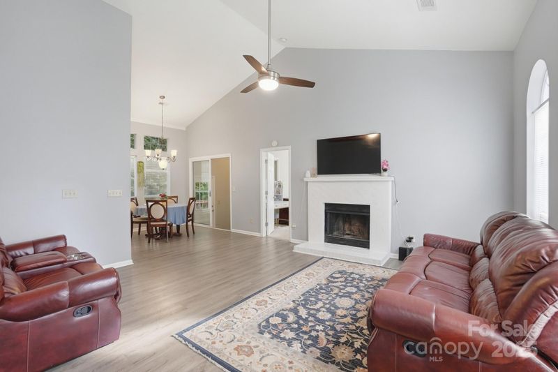 7516 Barn Stone Dr, Charlotte, NC 28227