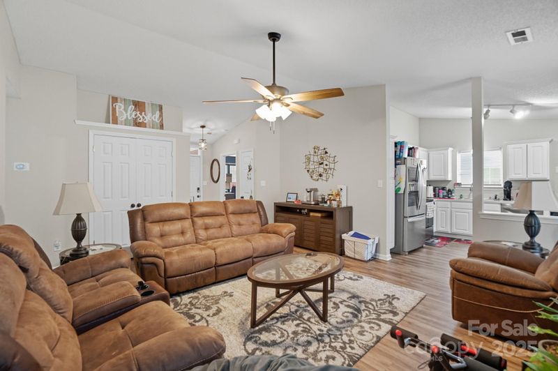 3254 Hawick Commons Dr, Concord, NC 28027