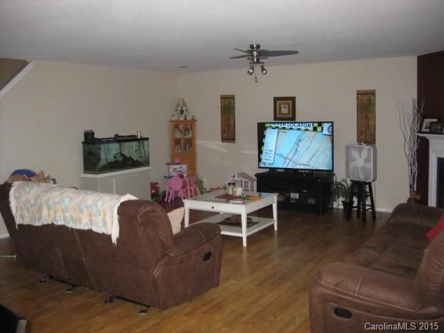 910 Silverberry St, Gastonia, NC 28054