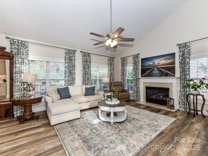 881 Clonmel Dr, Matthews, NC 28104