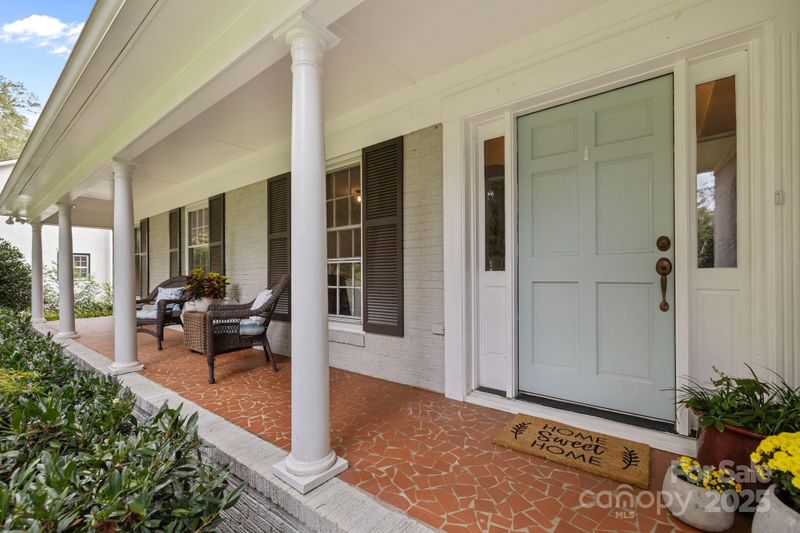 719 Lansdowne Rd, Charlotte, NC 28270