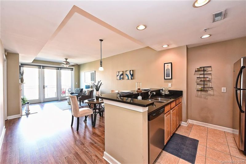 718 W Trade St #810, Charlotte, NC 28202