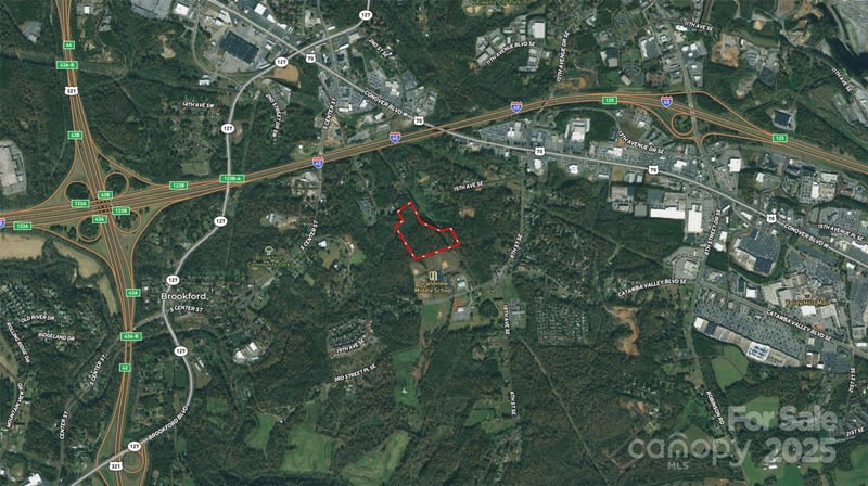 1539 1st Street Pl SE, Hickory, NC 28602