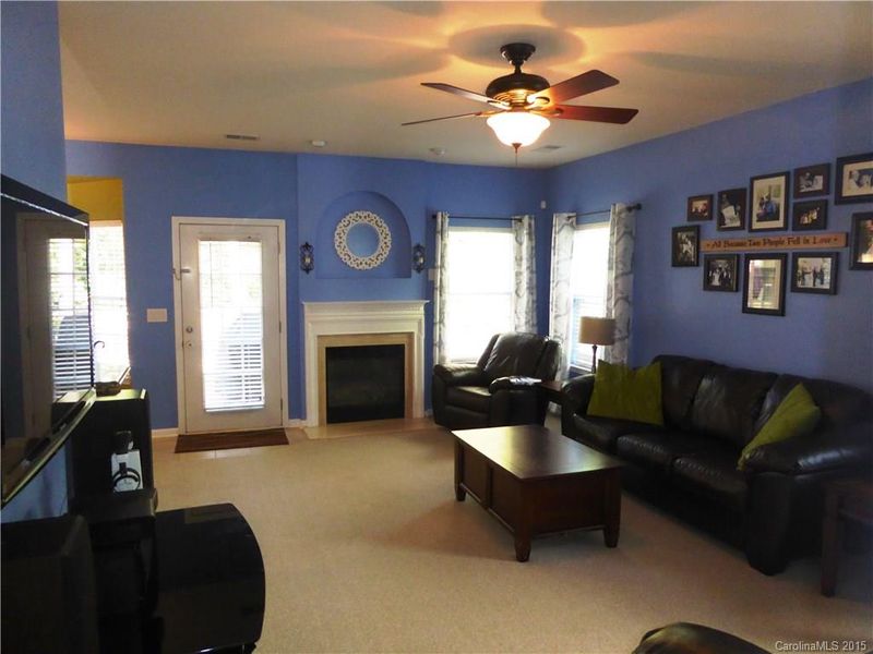 2633 Windsor Chase Dr, Matthews, NC 28105