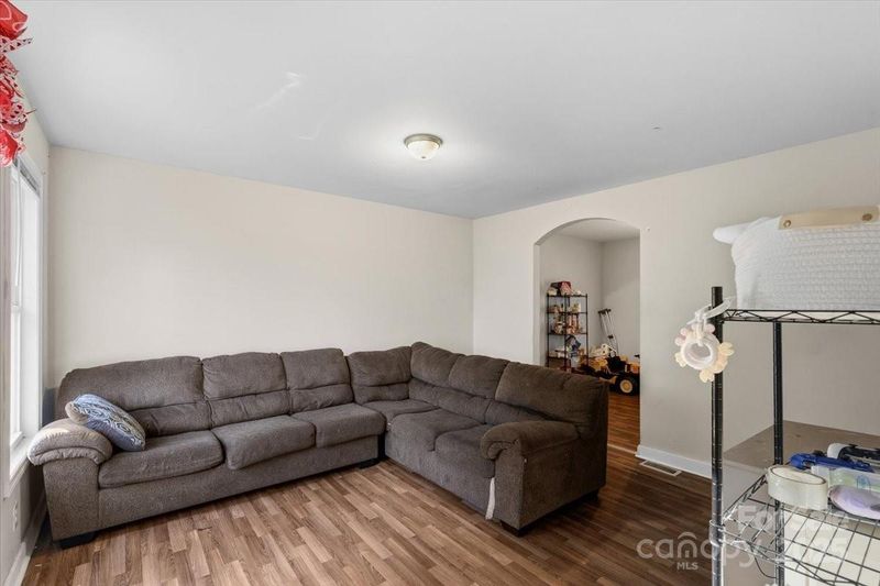 414 E Church St, Dallas, NC 28034