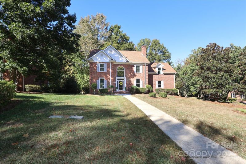 10431 Wyndham Forest Dr E, Charlotte, NC 28277