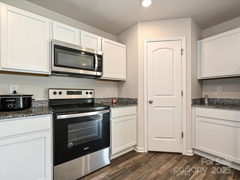 323 J C Dellinger Rd, Cherryville, NC 28021
