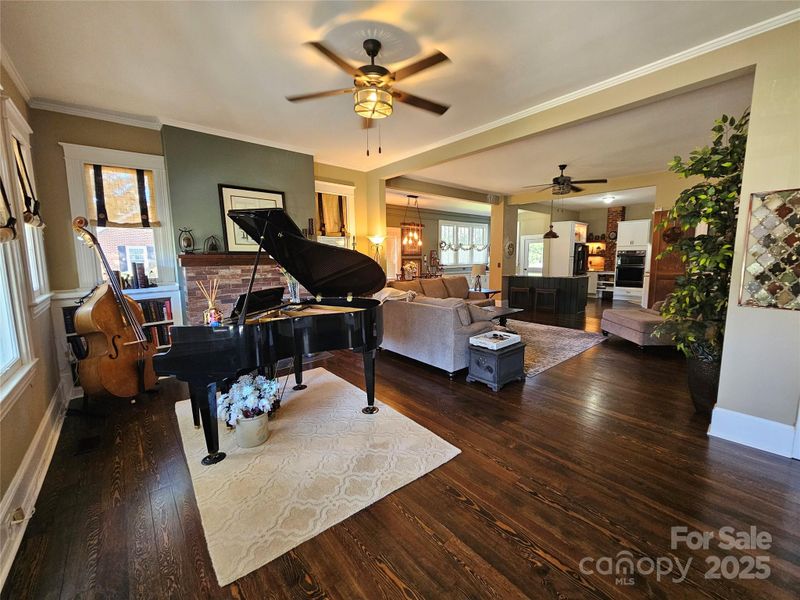 355 S College Ave, Newton, NC 28658