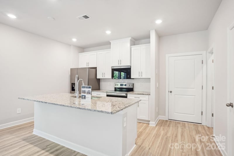 105 Ciara Pl #E, Mooresville, NC 28115