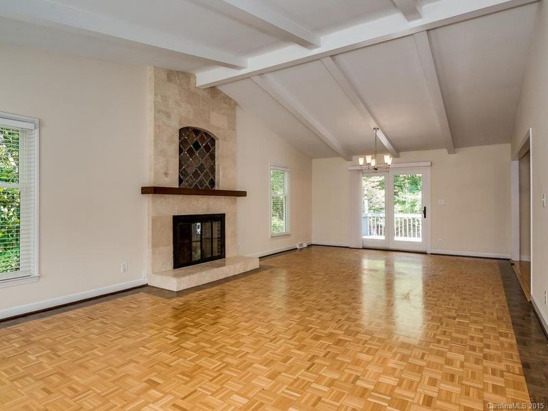 5823 Camelot Dr, Charlotte, NC 28270