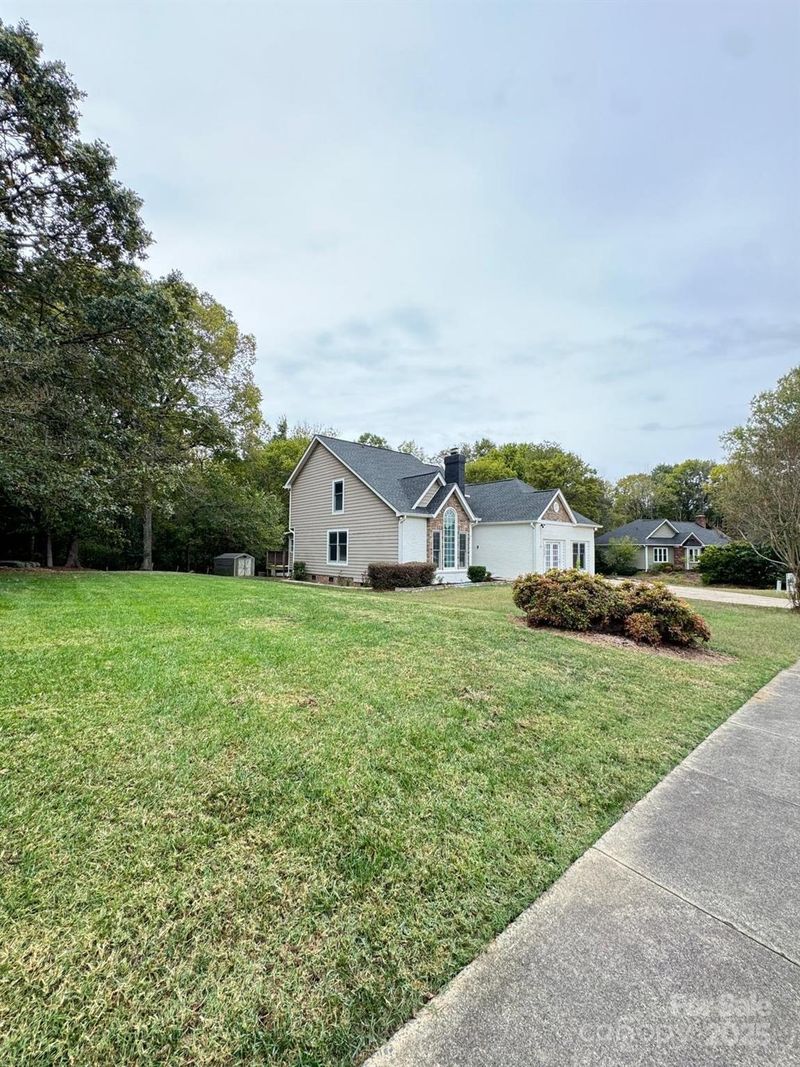 13001 Greycrest Dr, Charlotte, NC 28278