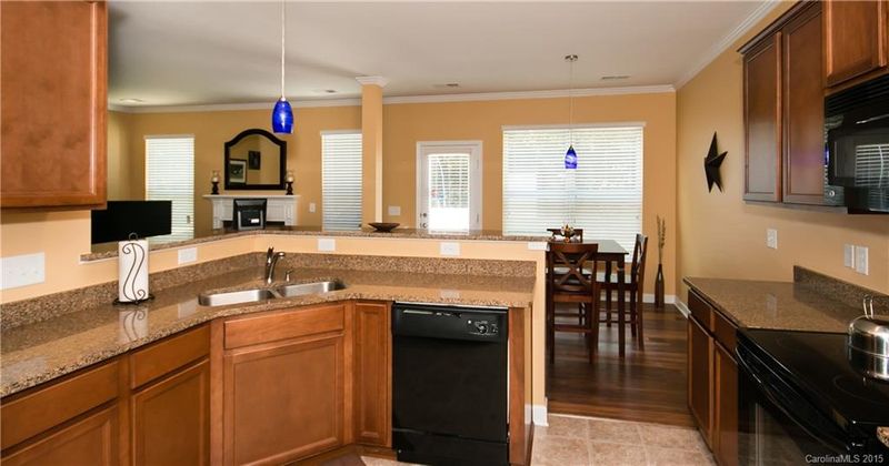 2441 Marthas Ridge Dr, Statesville, NC 28625