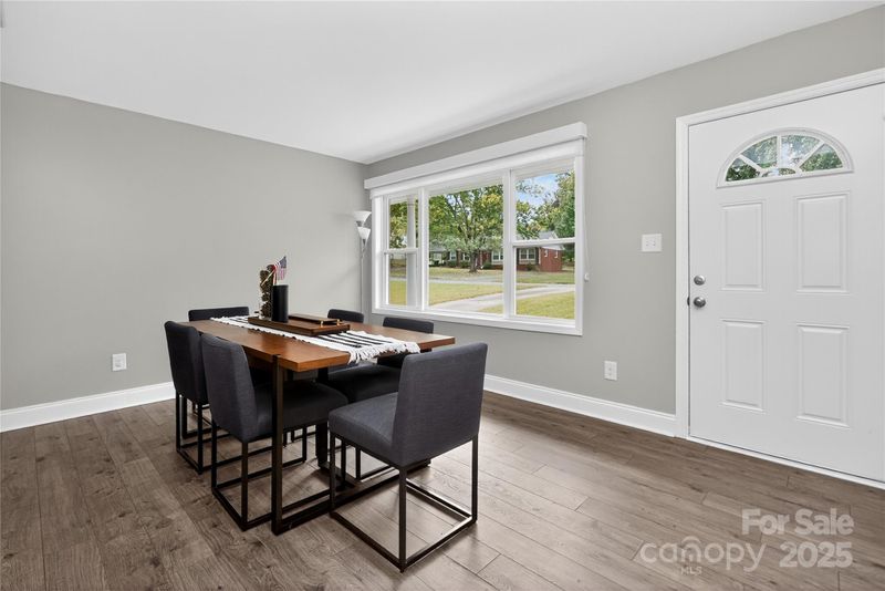 324 Clearbrook Rd, Matthews, NC 28105