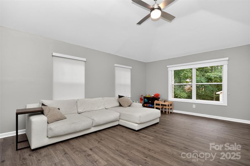324 Clearbrook Rd, Matthews, NC 28105