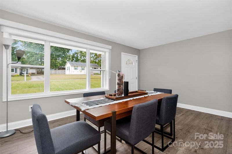 324 Clearbrook Rd, Matthews, NC 28105
