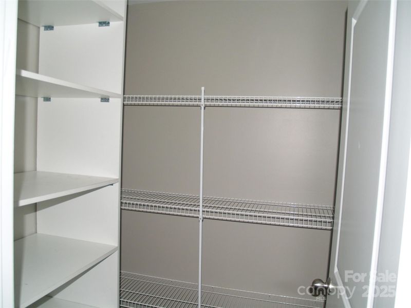 2504 Mcintosh St, Dallas, NC 28034