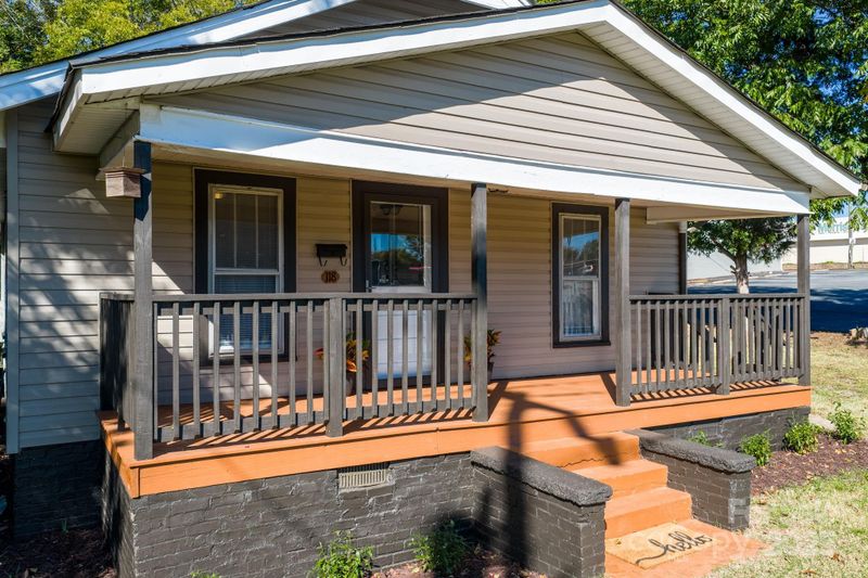 118 26th St SW, Hickory, NC 28602