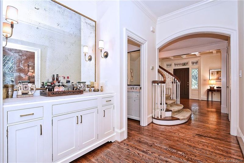 900 Harvard Pl, Charlotte, NC 28207