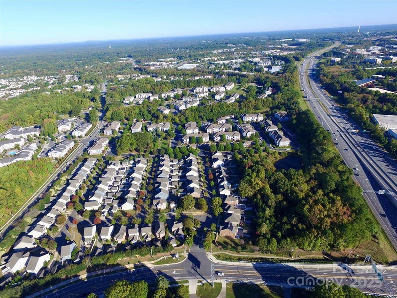 5216 Lakeview Rd, Charlotte, NC 28216