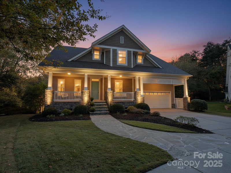 7820 Crestfield Ln, Tega Cay, SC 29708