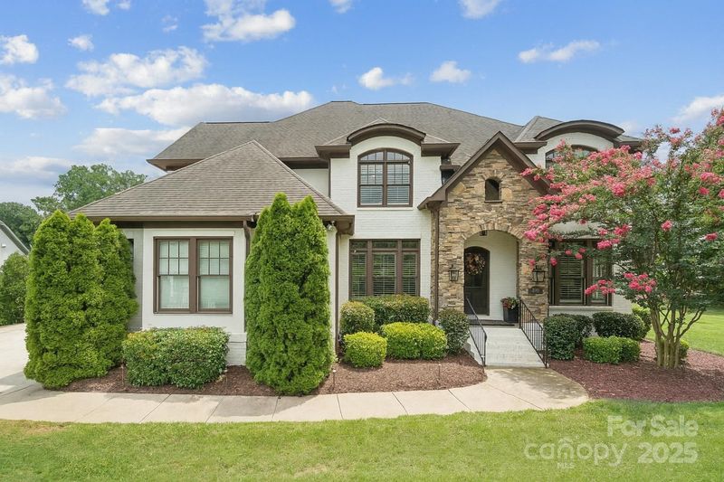 2145 Foxcroft Woods Ln, Charlotte, NC 28211