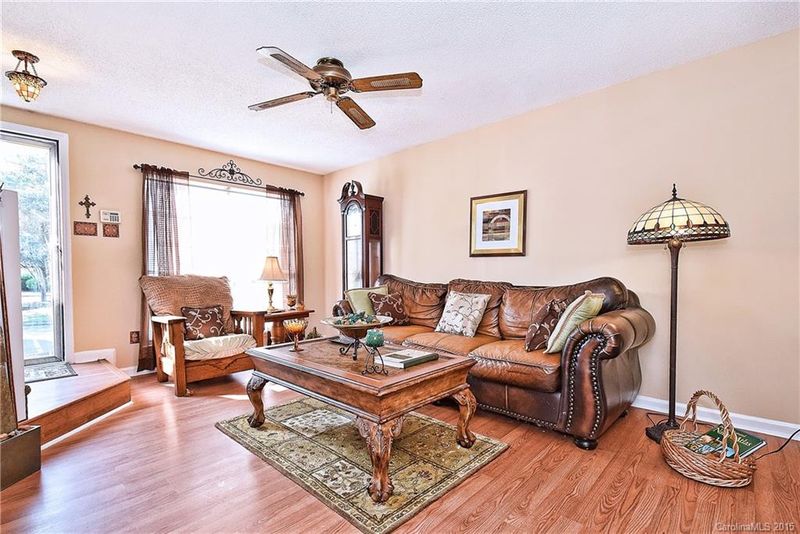 8238 Circle Tree Ln #403, Charlotte, NC 28277