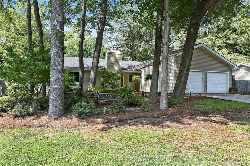 1012 Pineborough Rd, Charlotte, NC 28212