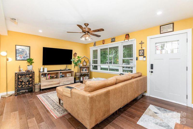 1116 Farrior Dr, Charlotte, NC 28215