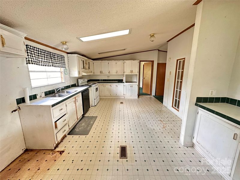 329 Lindsey Farm Rd, Stony Point, NC 28678